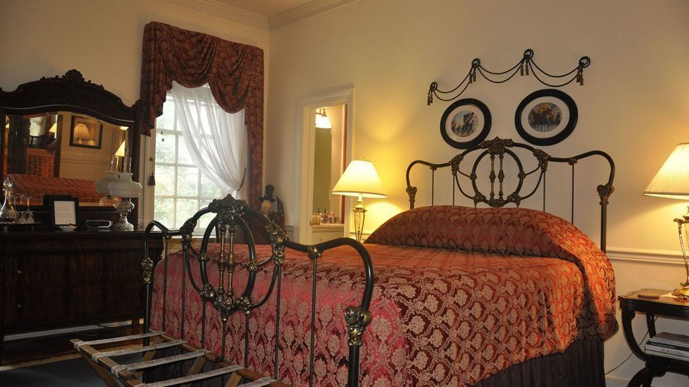 The Richard Johnston Inn & 1890 Caroline House เฟรเดอริกส์เบิร์ก ภายนอก รูปภาพ